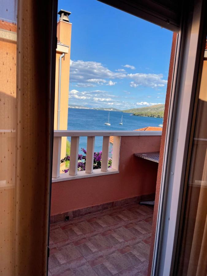 Apartman Jukic Hotel Marina Exterior photo