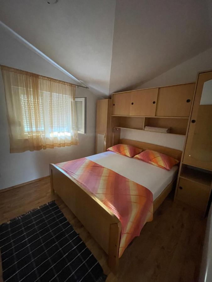 Apartman Jukic Hotel Marina Exterior photo